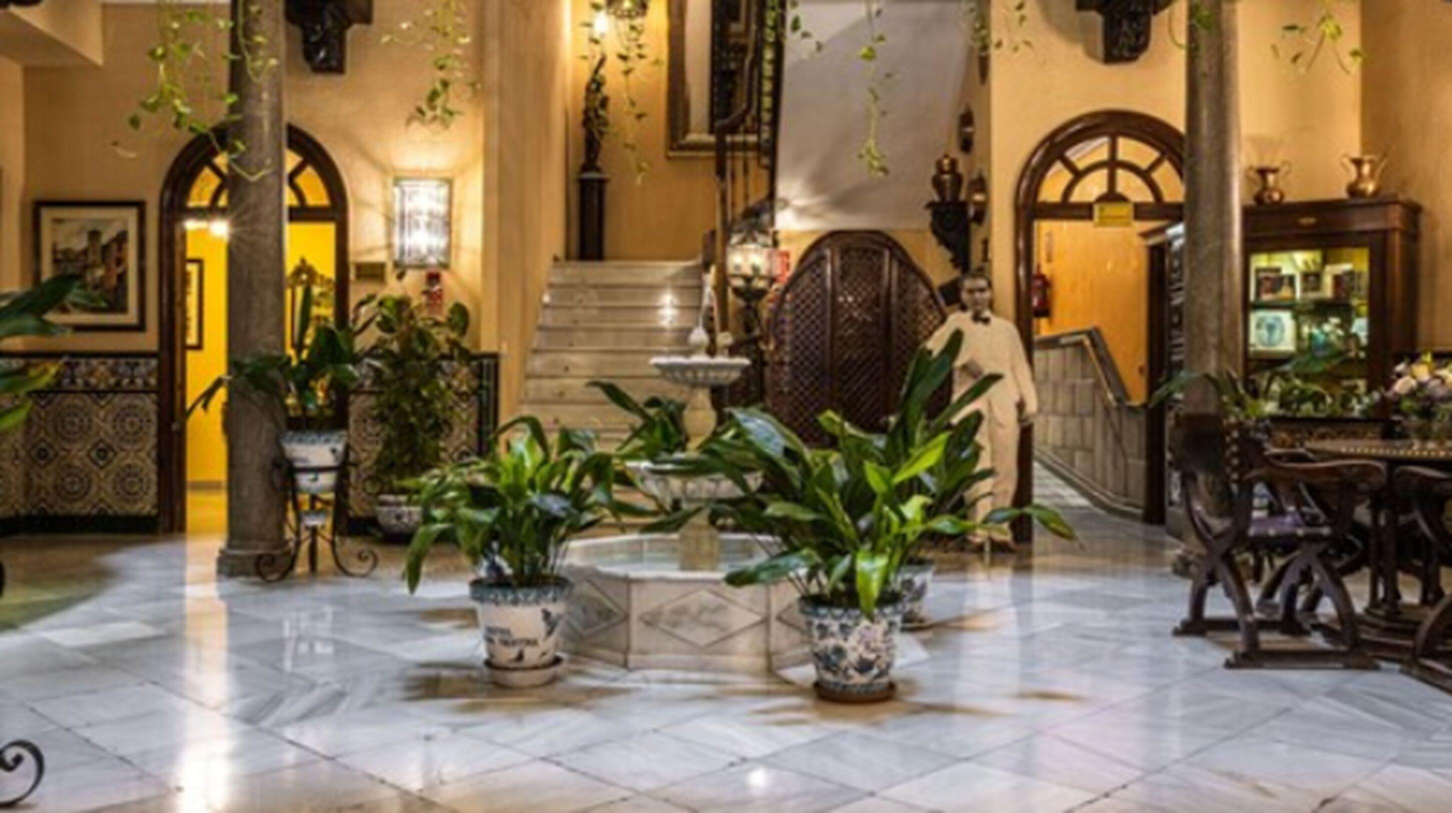Hotel Reina Cristina — Photos 1